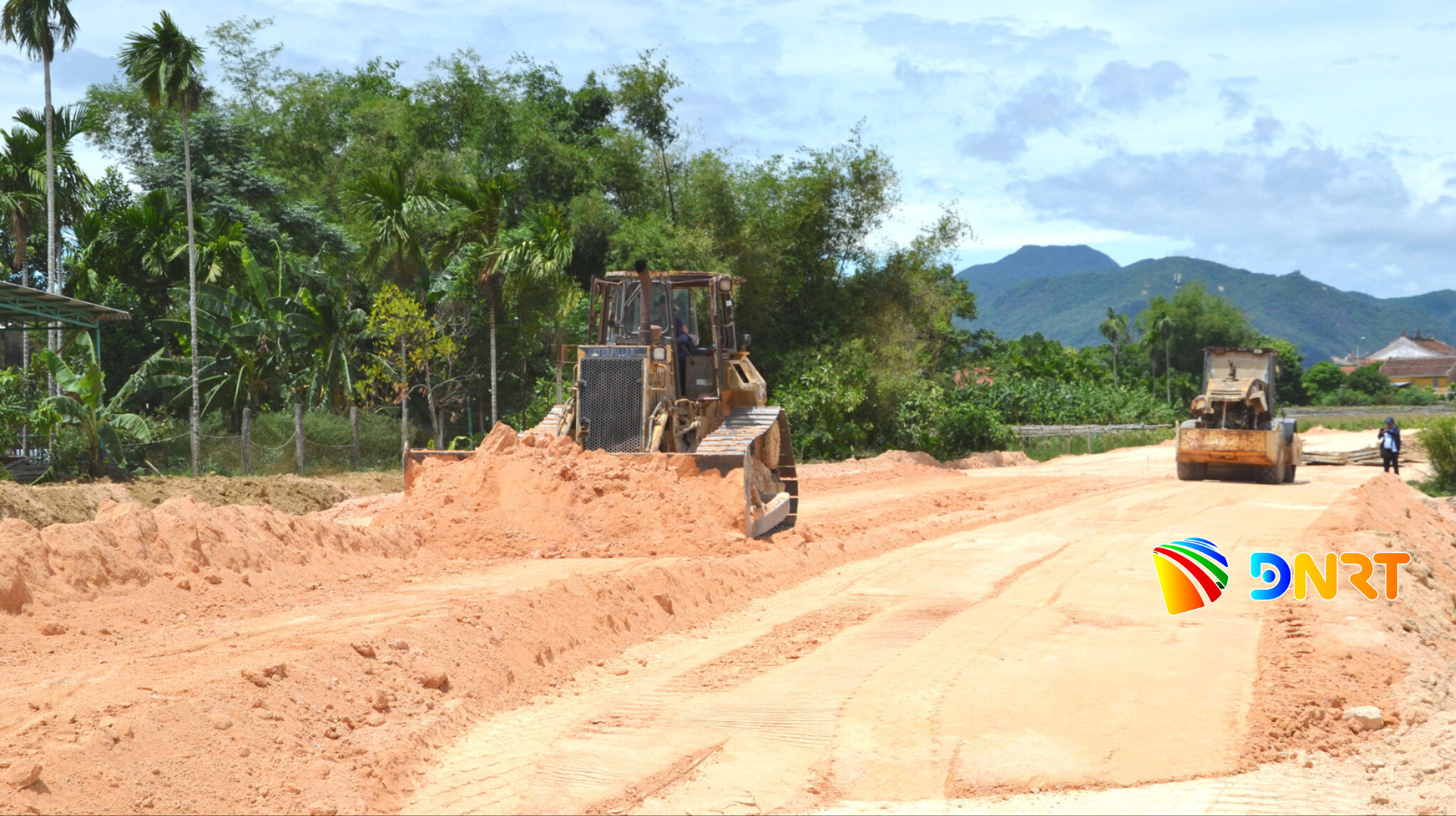 Sau thời gian ngắn vào cuộc quyết liệt, những vướng mắc liên quan đến giải phóng mặt bằng thi công đường dẫn của nhiều cây cầu đã dần được tháo gỡ, bàn giao mặt bằng cho nhà thầu.