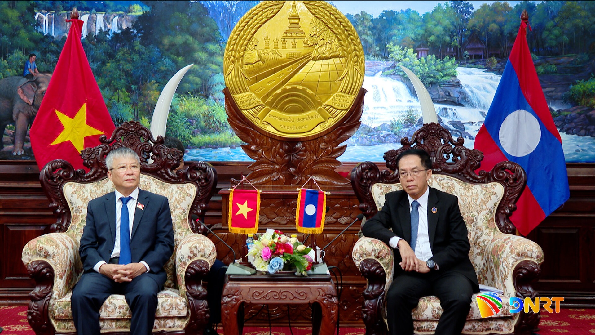CHU TICH DUNG TRAO DOI VOI TINH