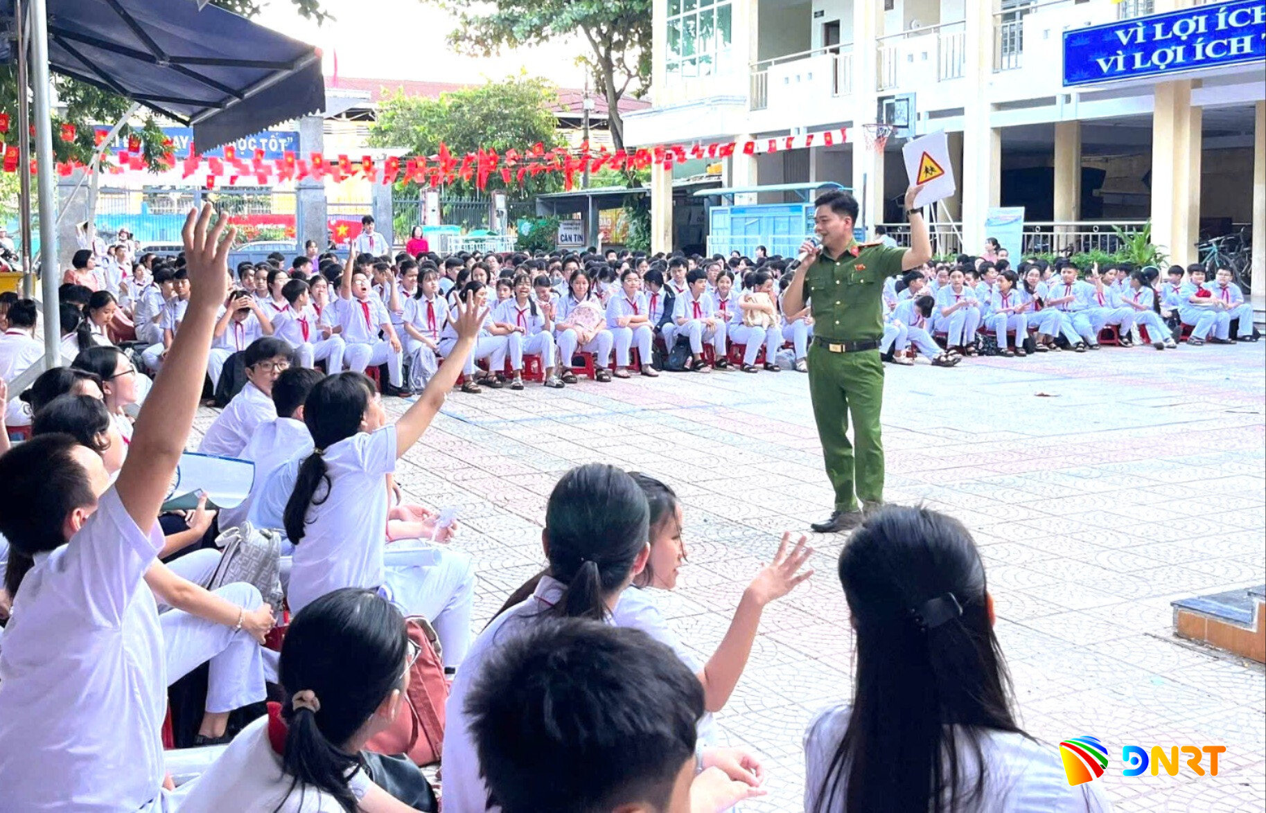 nguyenttrai.jpg