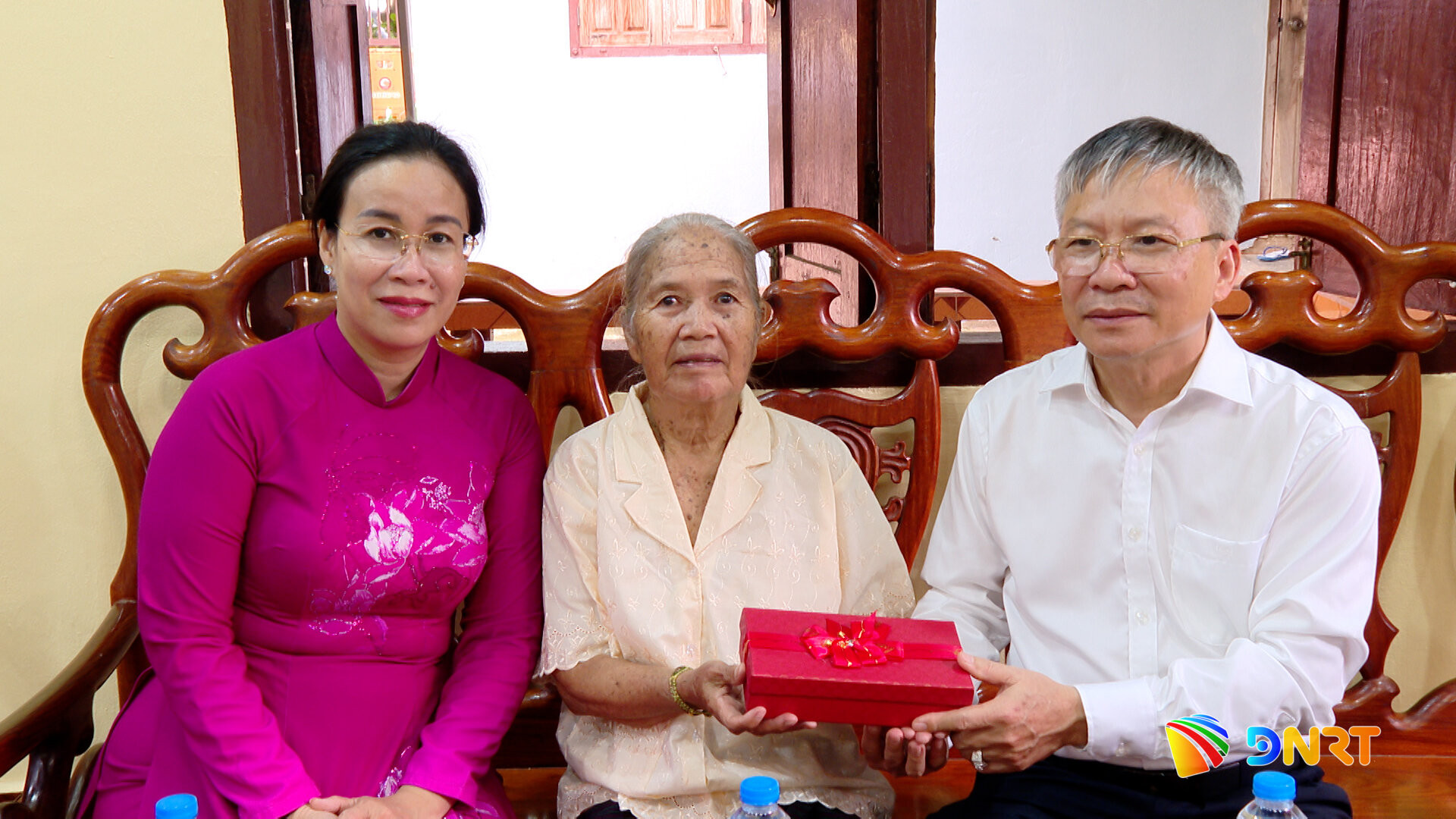 tang qua cho gia dinh