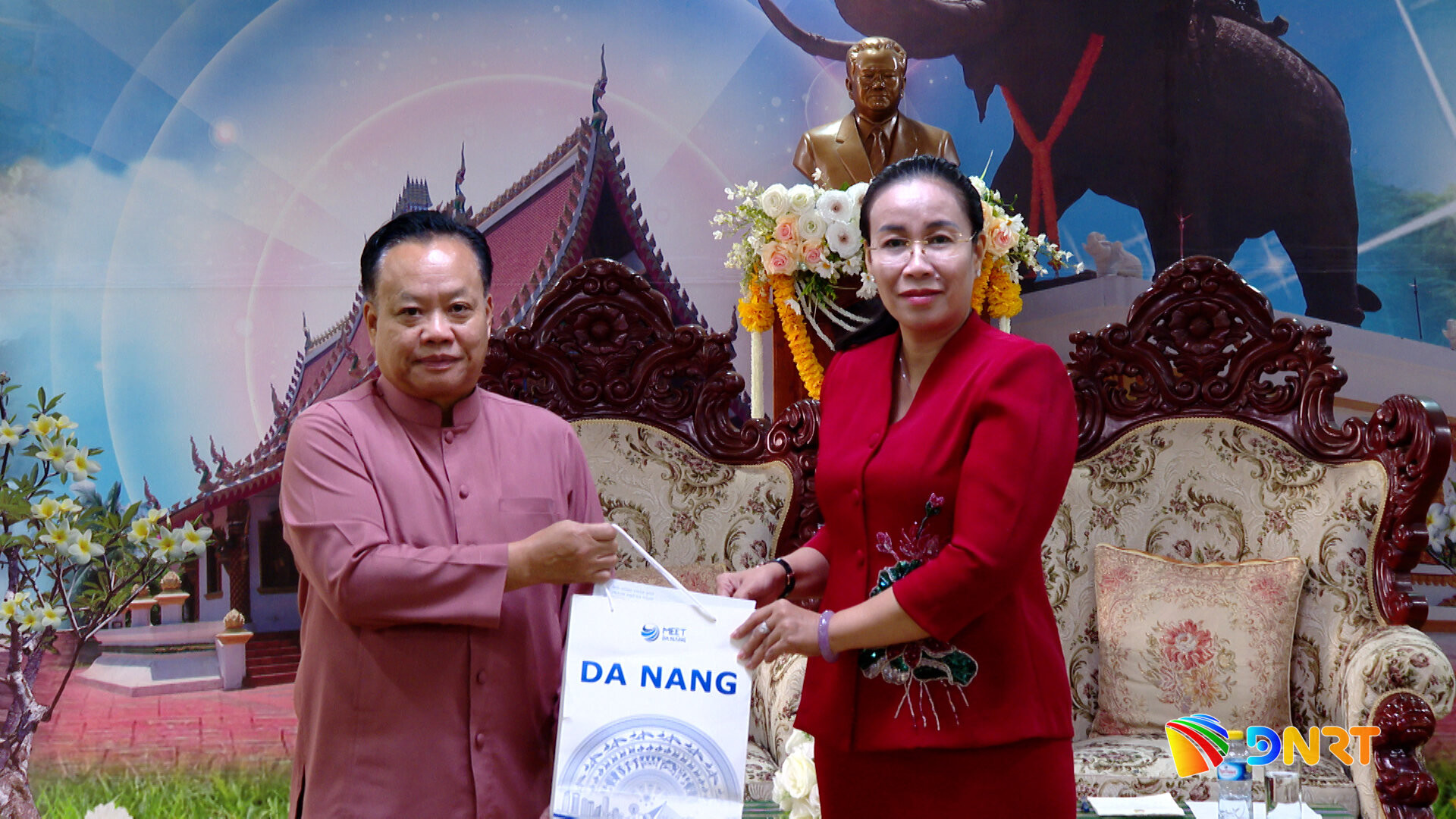 Chi thi trao qua cho lanh dao tinh