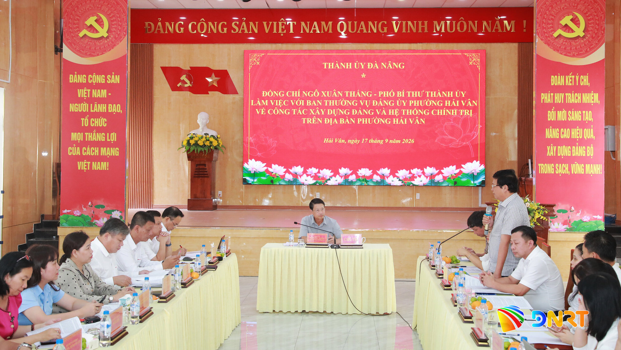 QUANG CANH HAI VAN