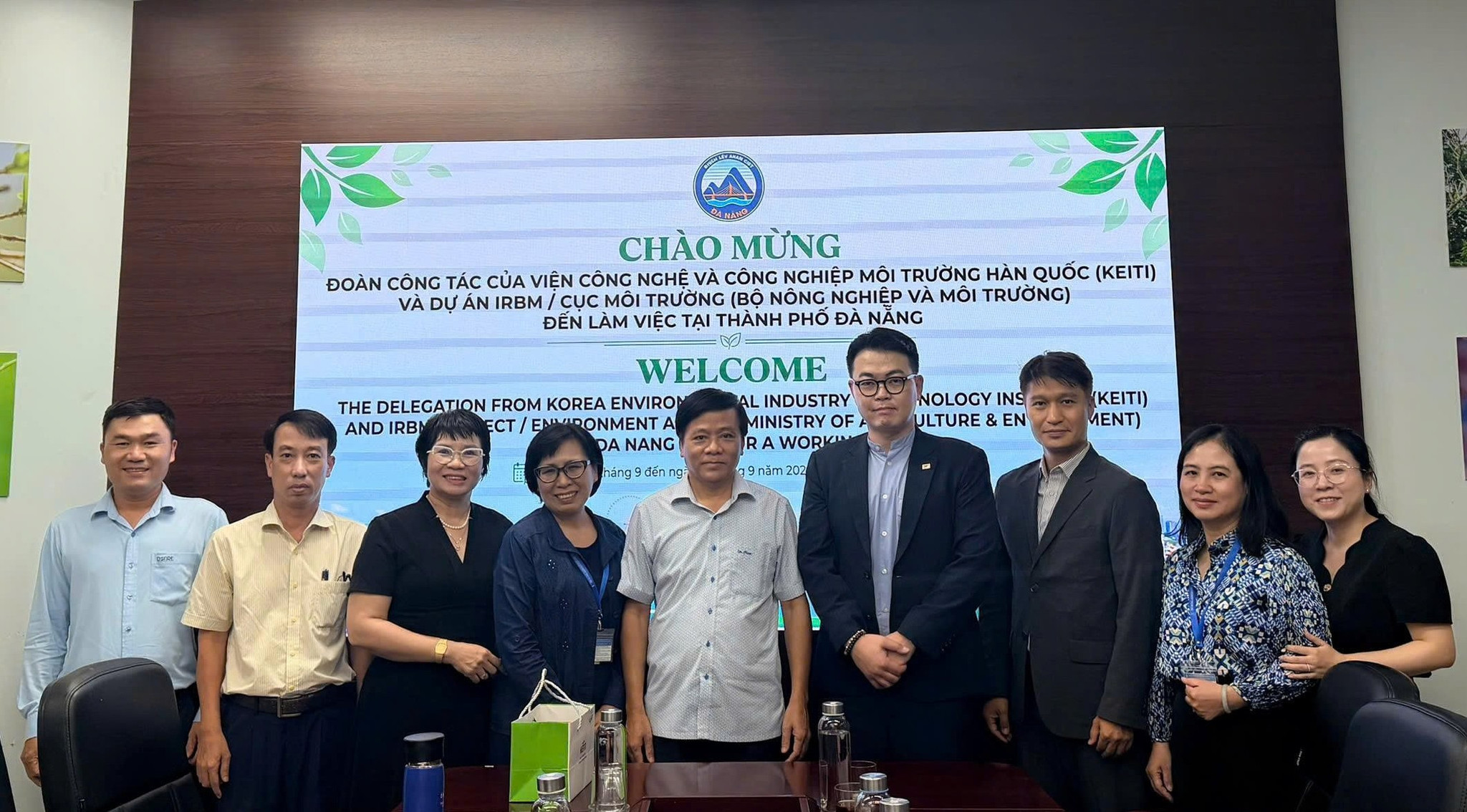 Đoàn công tác của KEITI cùng Ban điều phối dự án IRBM và lãnh đạo Sở Nông nghiệp và Môi trường tại buổi làm việc. Ảnh: ĐVCC