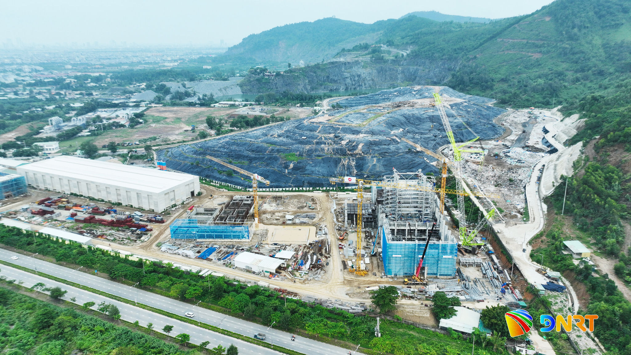 8 - Dự án Nhà máy đốt rác phát điện tại Khánh Sơn đang trong quá trình thi công.