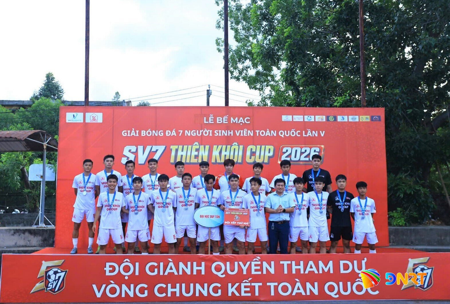 Đại học Duy Tân giành giải Nhì và tấm vé dự vòng chung kết toàn quốc. Ảnh: THÀNH DANH
