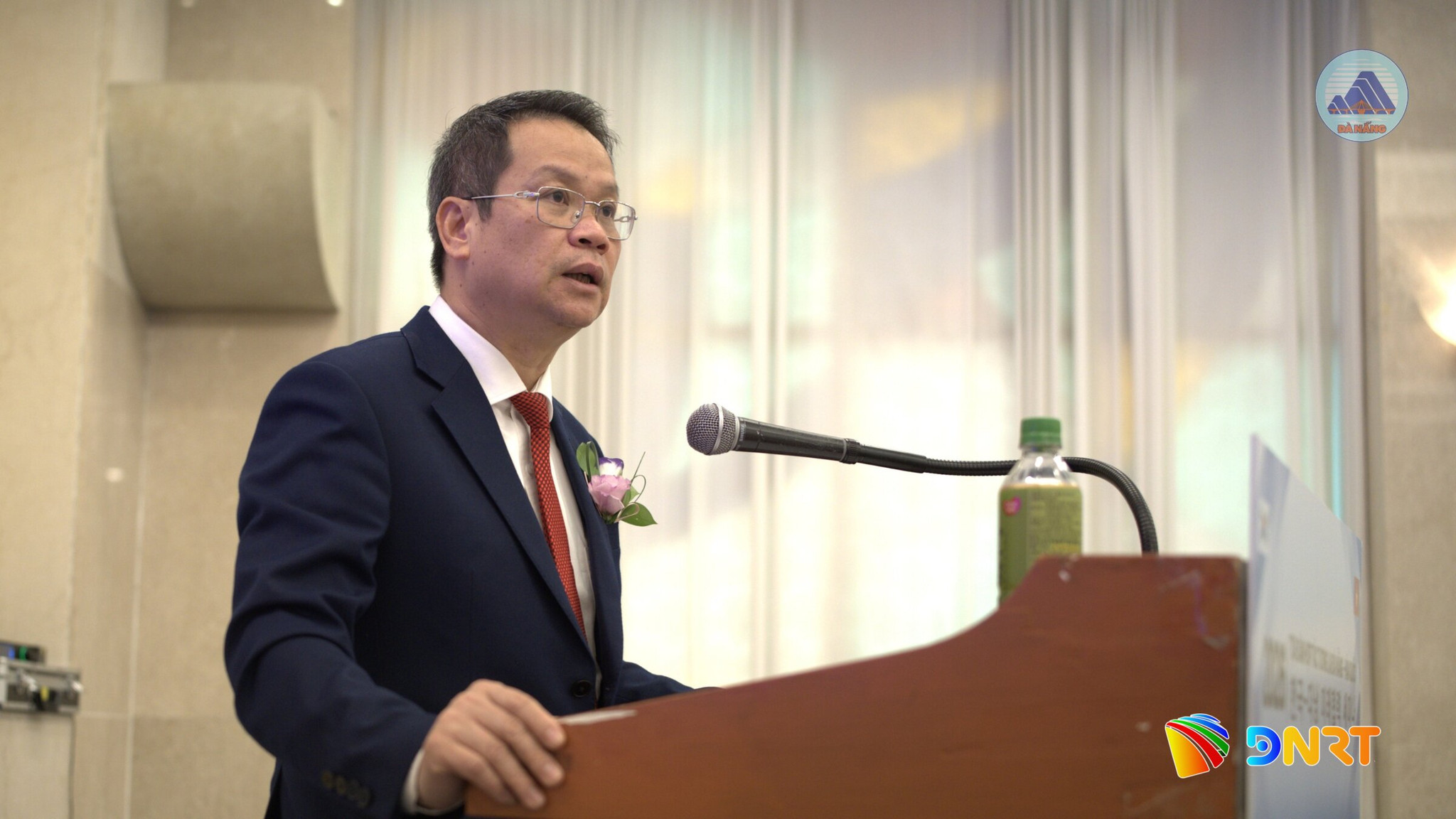 Chủ tịch UBND thành phố Nguyễn Mạnh Hùng phát biểu