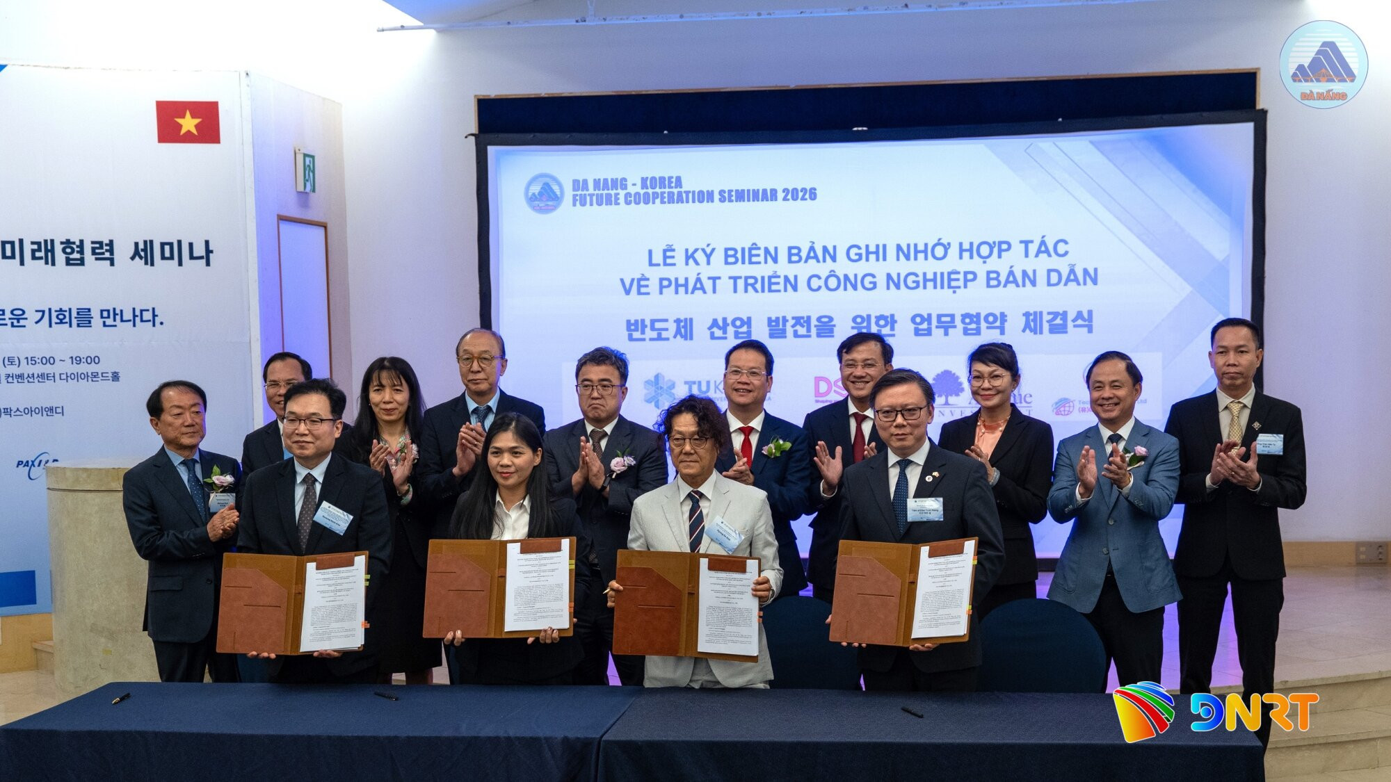 ky-bien-ban-ghi-nho-hop-tac-cac-ben(1).jpg