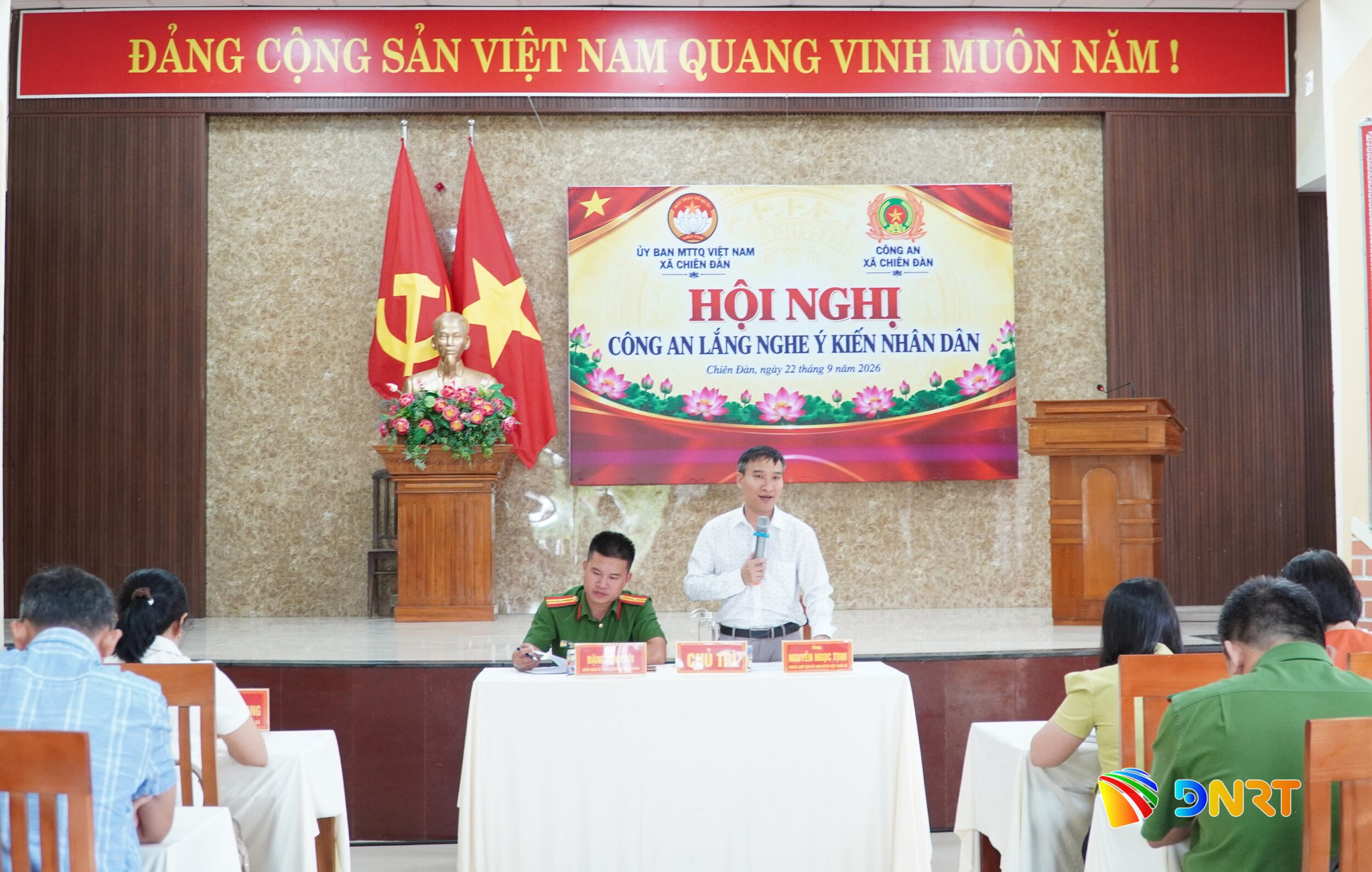 anh lay y kien nhan dan 1
