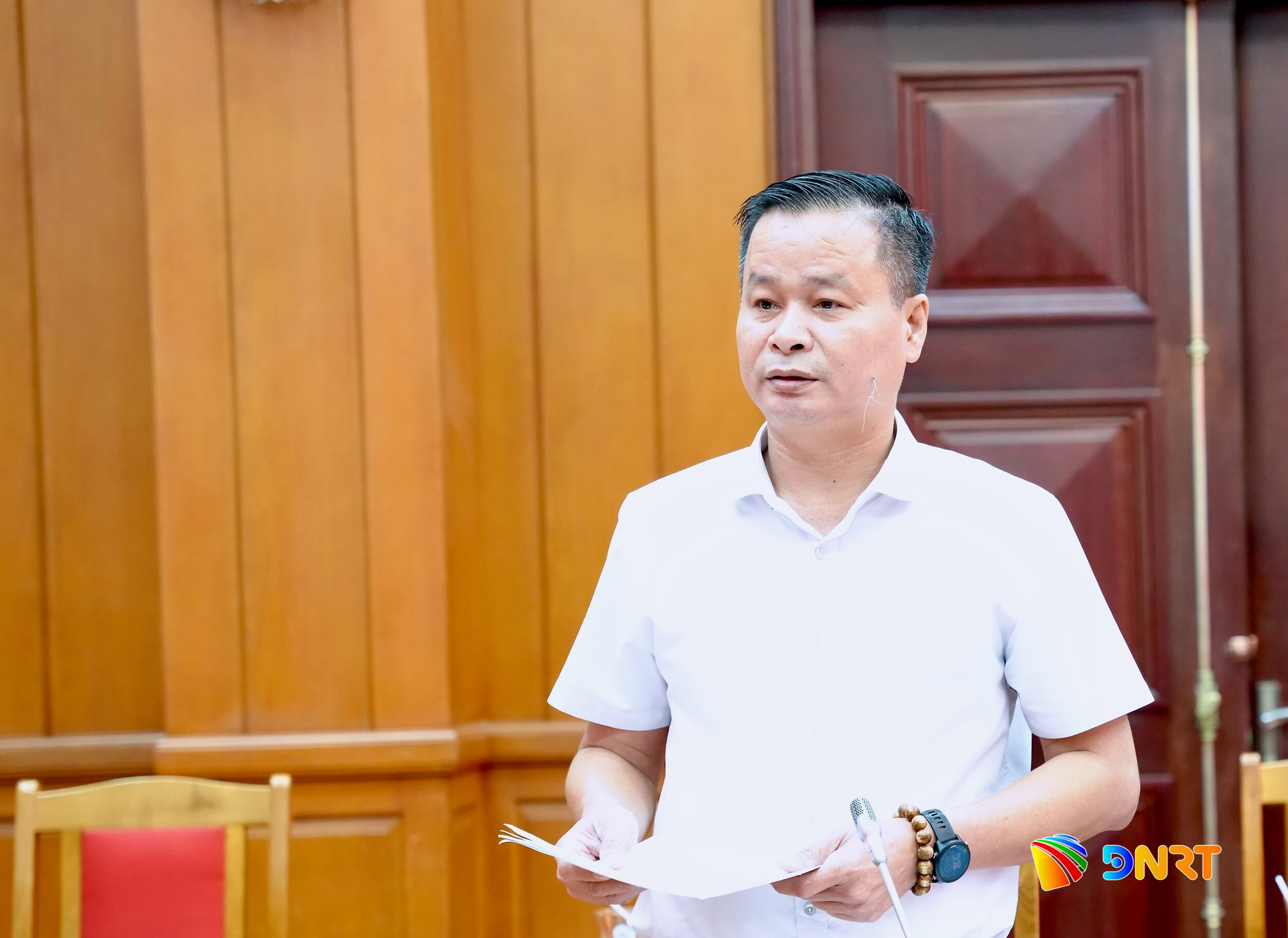 Bí thư Đảng ủy, Giám đốc Sở Tư pháp Trình Minh Đức báo cáo tại buổi làm việc. Ảnh: T.CÔNG