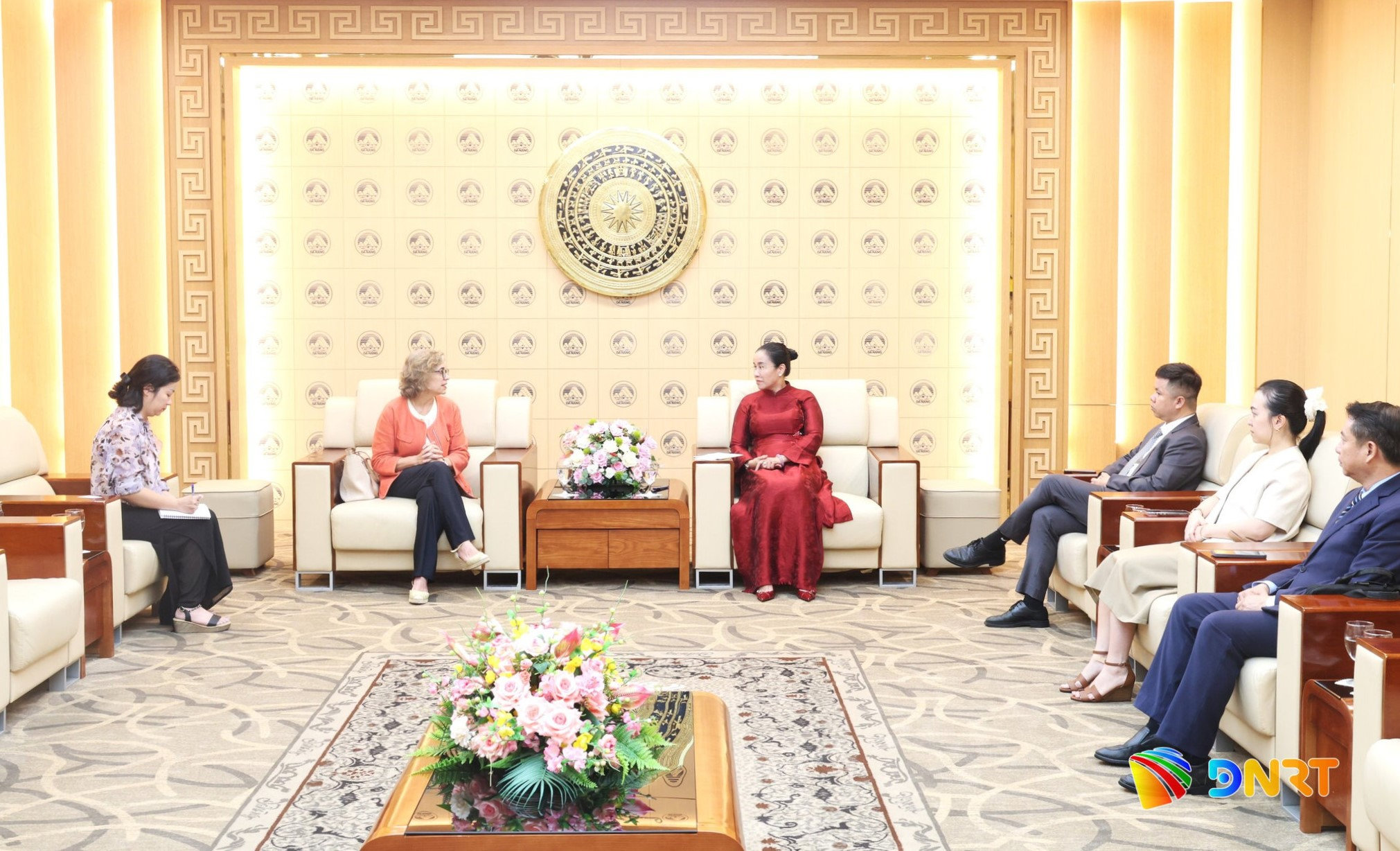 tiep1(1).jpg