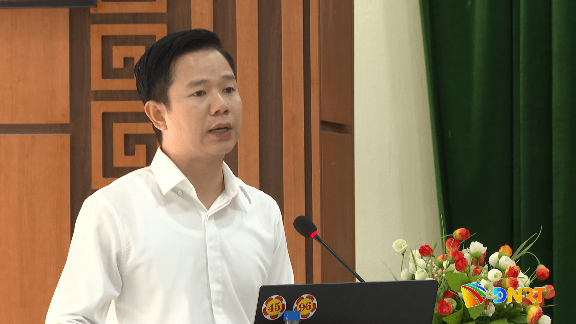Bí thư Đảng ủy phường Tam Kỳ Đoàn Xuân Hiếu phát biểu tại hội nghị. Ảnh: HIẾU NGÂN