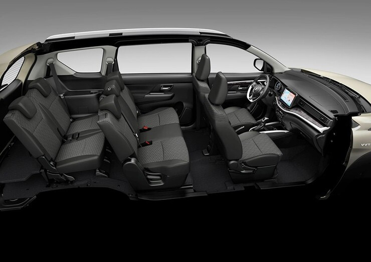 Không gian hàng ghế của Suzuki XL7 Hybrid