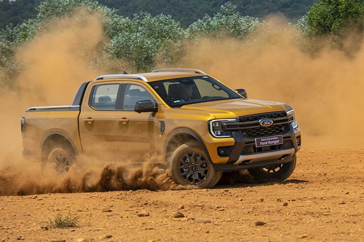 Ford Ranger vận hành linh hoạt trên cung đường đồi cát