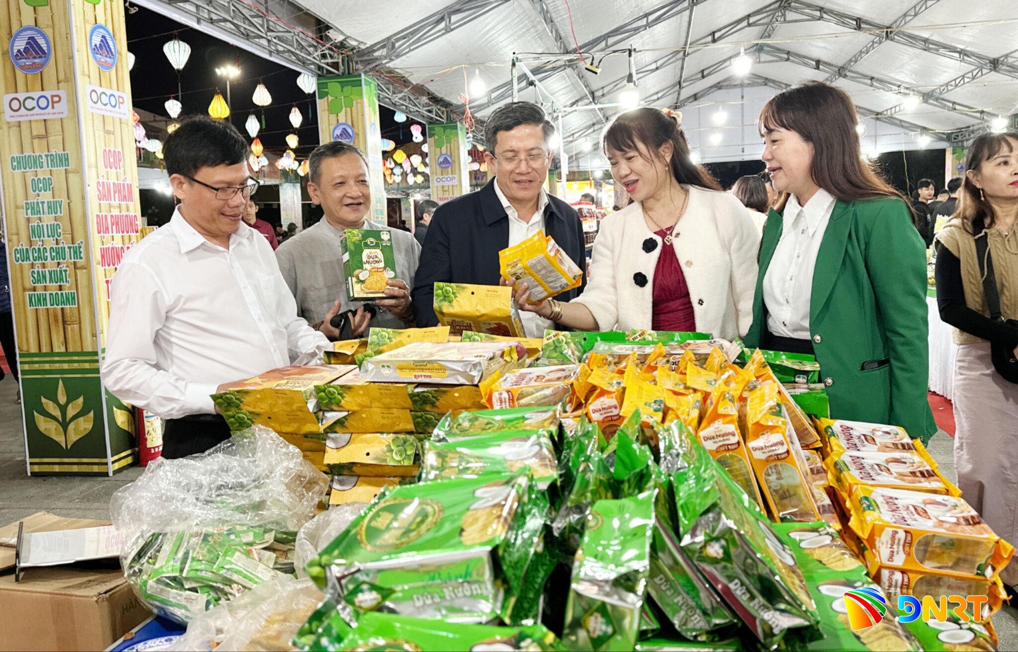 thong-qua-cac-chuong-trinh-xuc-tien-thuong-mai-san-pham-ocop-cua-da-nang-duoc-quang-ba-thuong-hieu-rong-rai.jpg