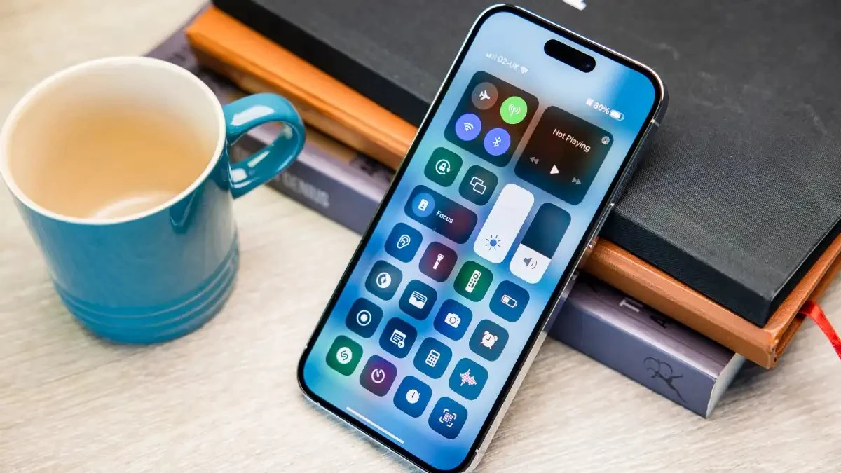 iPhone 15 Pro Max cũ nổi bật với khung viền Titanium và camera zoom 5x
