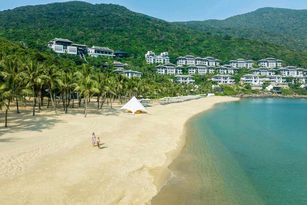 intercontinental-danang-sun-peninsula-resort-over-view-09-1024x683.jpg