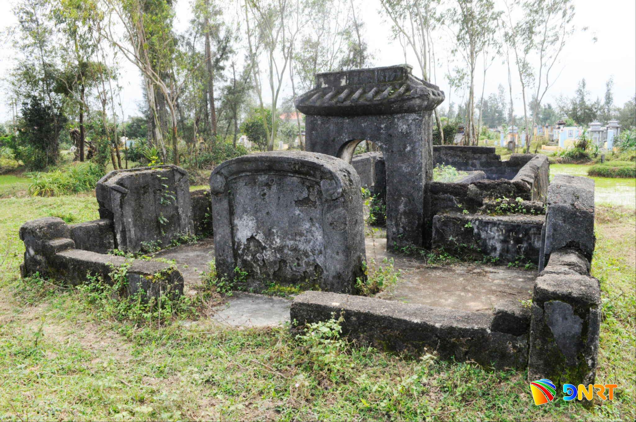 mo-danh-than-vo-dang-xuan-o-lang-pho-thi.-anh-hn.jpg