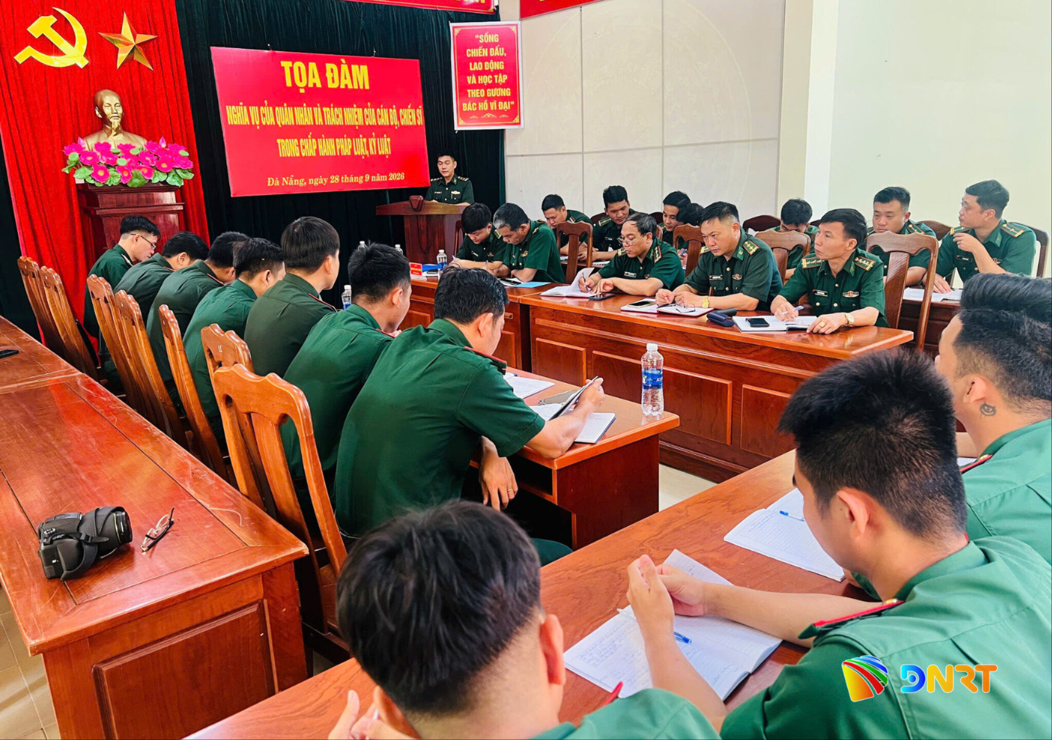 quang-canh-buoi-toa-dam.jpg