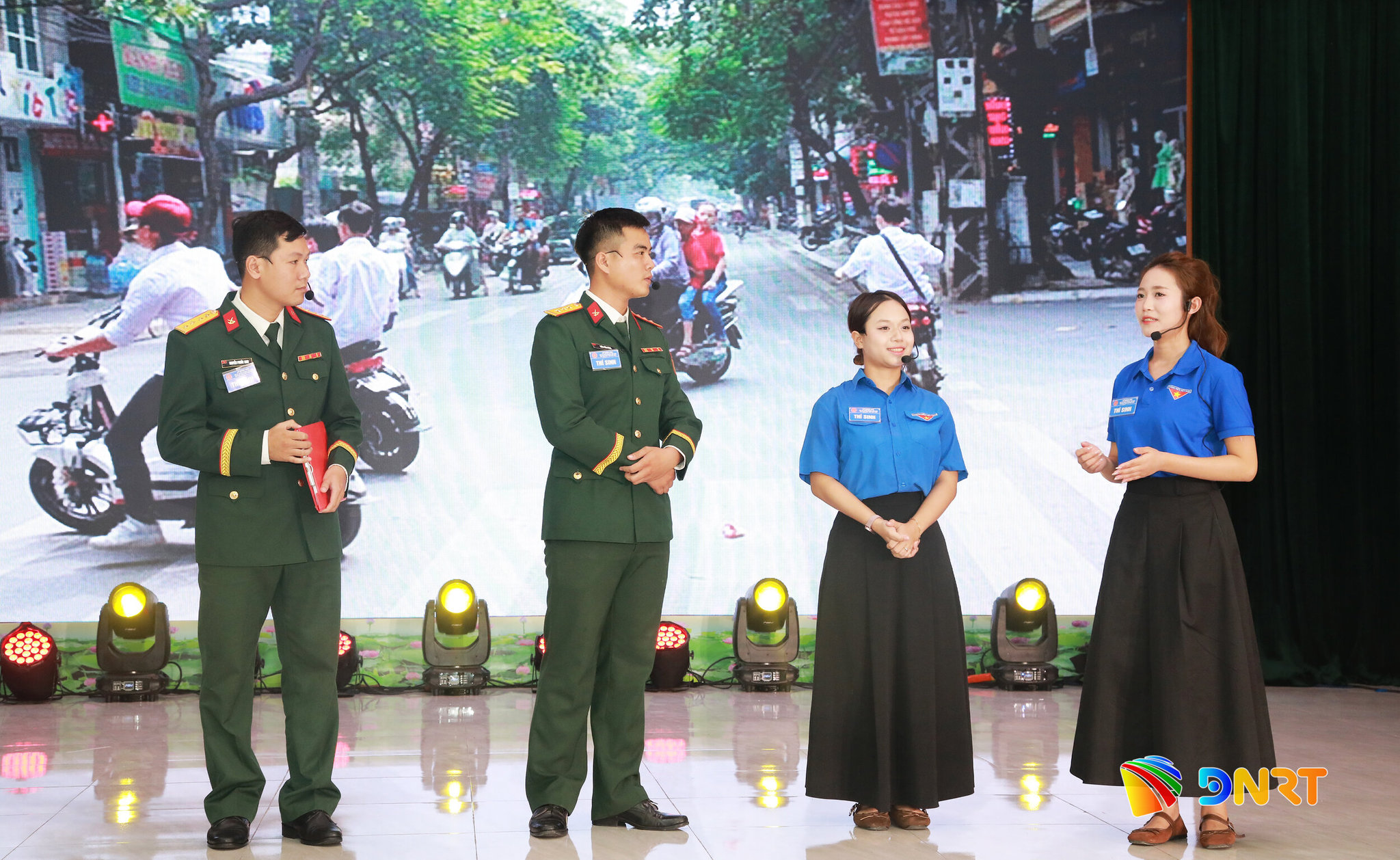 THI CHAO HOI D1
