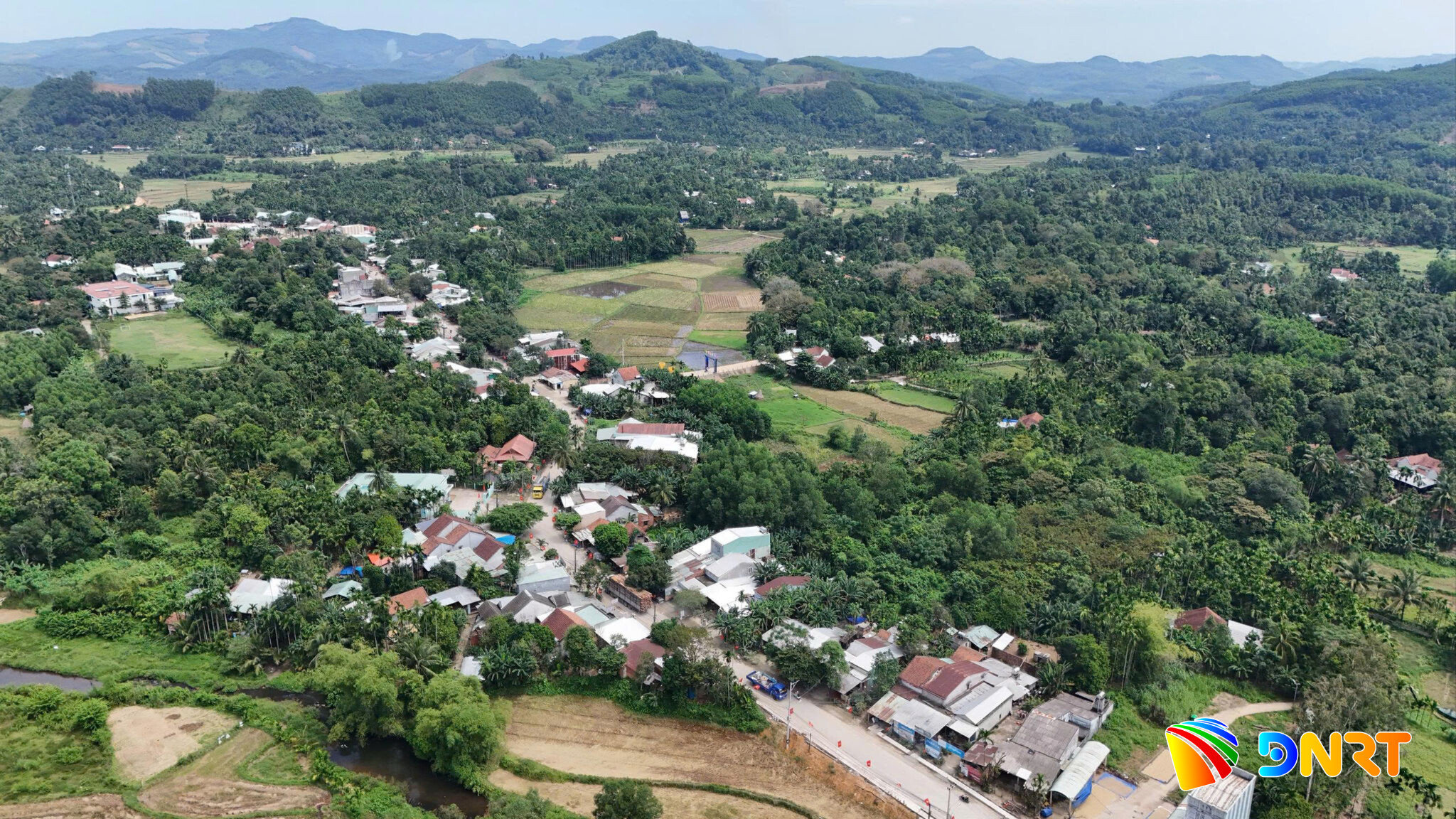 Diện mạo xã Thạnh Bình hôm nay. Ảnh: HỒ QUÂN