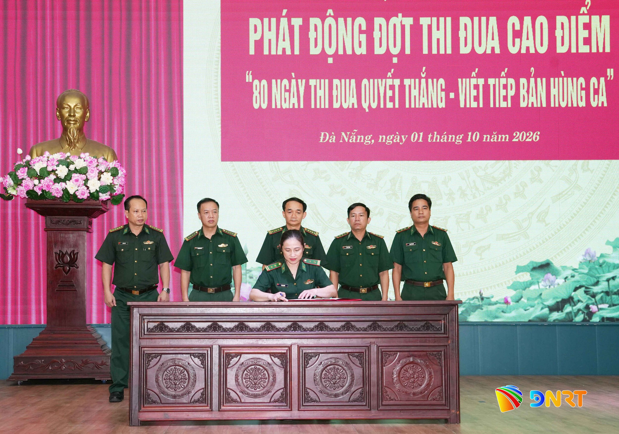 Các đơn vị ký giao ước thi đua tại buổi phát động