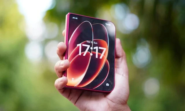 Màn hình và cấu trúc bản lề của Xiaomi 18 Fold