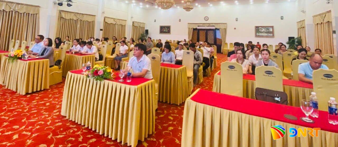 Quang cảnh hội nghị. Ạ