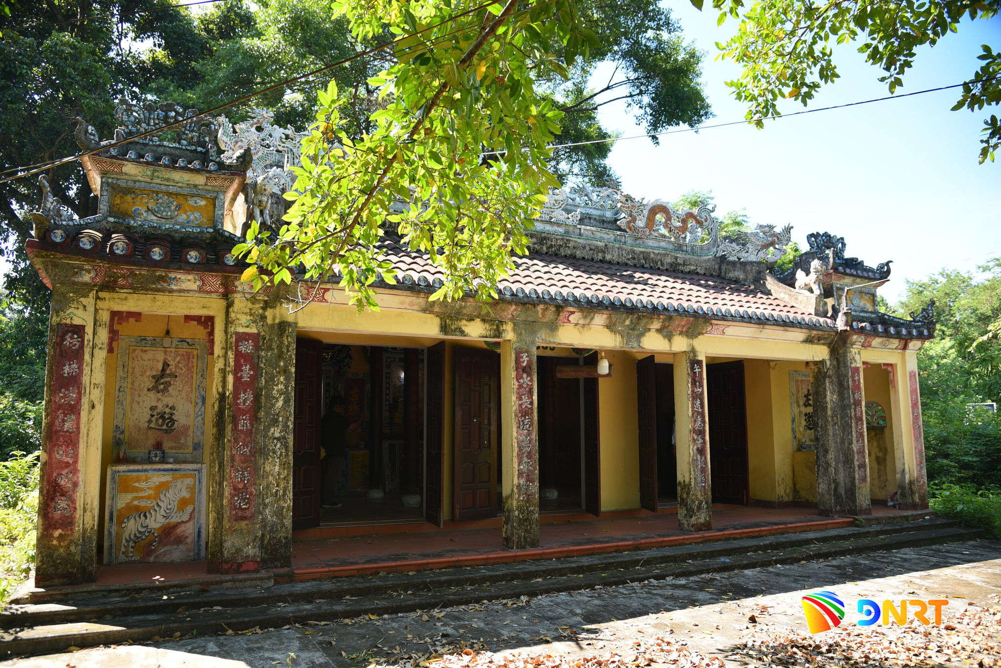 Đình làng Trung Sơn. Ảnh: XUÂN DŨNG 
