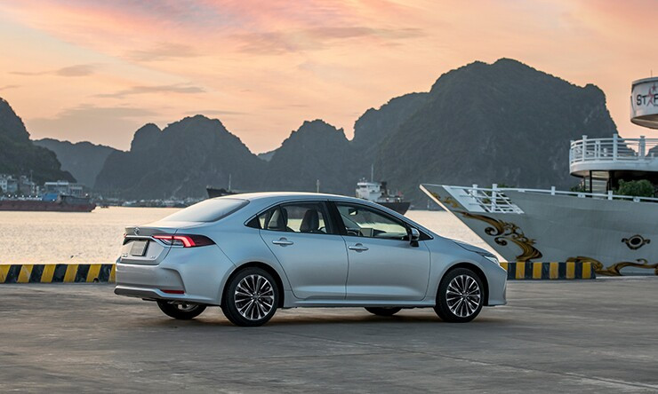 Toyota Corolla Altis trang bị tiêu chuẩn 7 túi khí và gói an toàn TSS 2.0