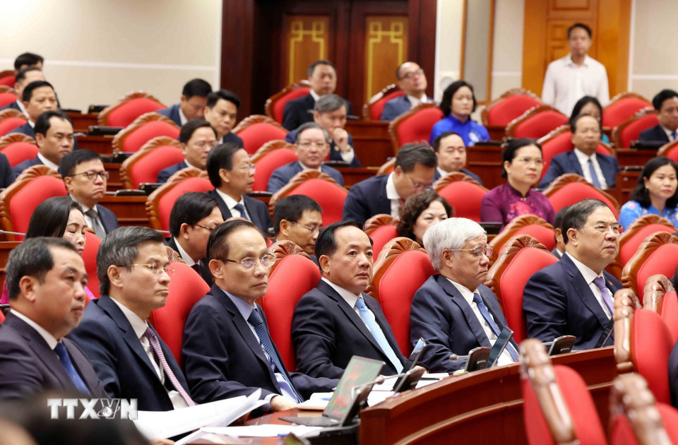 qqdzd3wpyxmle2uvnhe7ui5qyw2co68kok39vxeegrplrczeea-_ttxvn_0510-khai-mac-hoi-nghi-lan-thu-4-ban-chap-hanh-trung-uong-dang-598.jpg