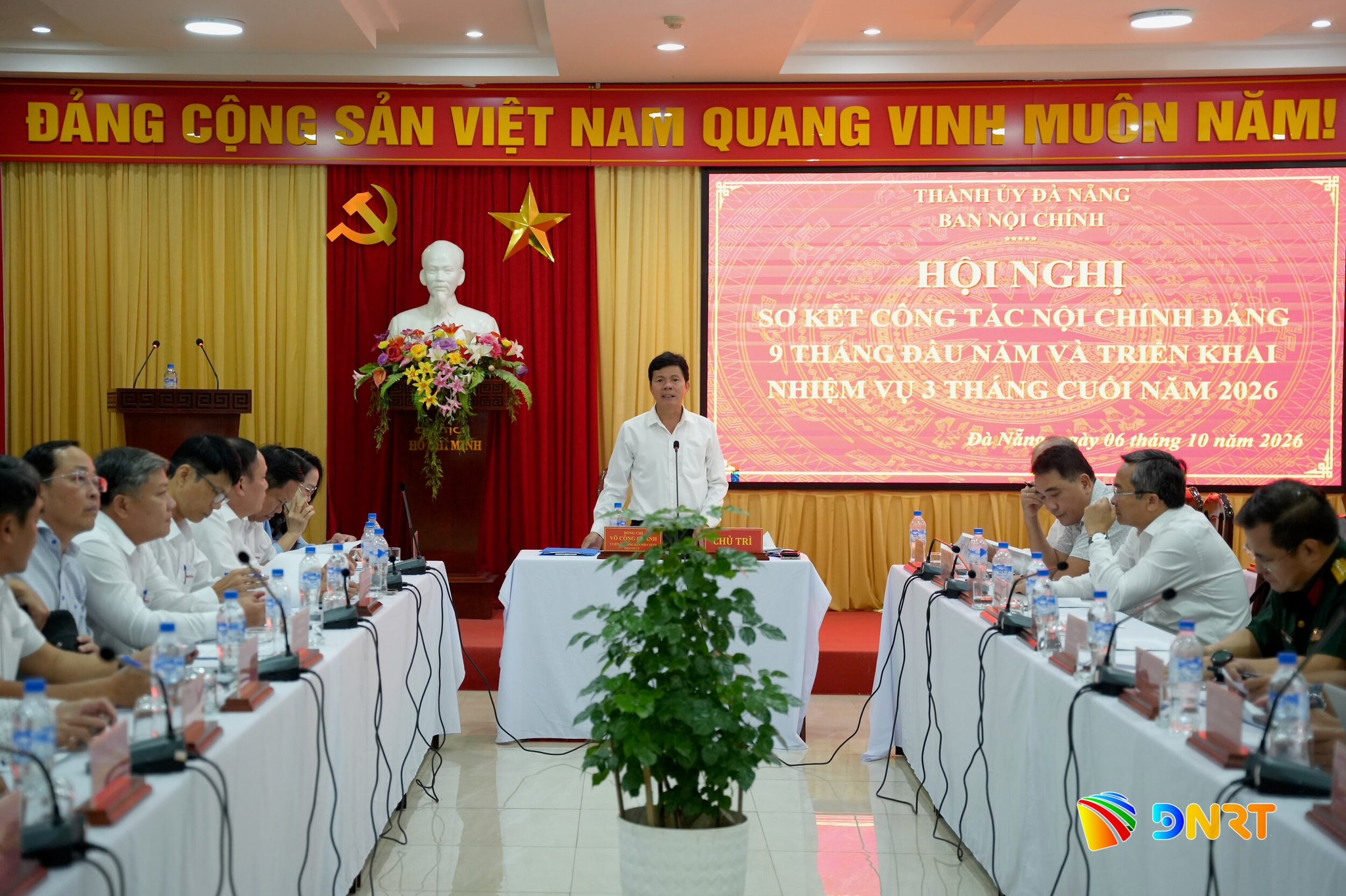 Ủy viên Ban Thường vụ, Trưởng Ban Nội chính Thành ủy Võ Công Chánh chủ trì hội nghị. Ảnh: T.CÔNG