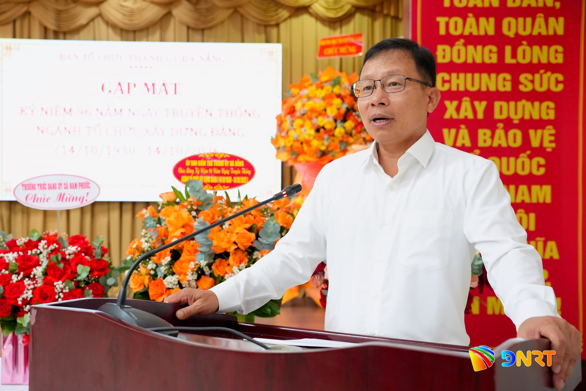 Ủy viên Ban Thường vụ Thành ủy, Trưởng ban Tổ chức Thành ủy Đoàn Duy Tân phát biểu tại lễ kỷ niệm. Ảnh: T.CÔNG