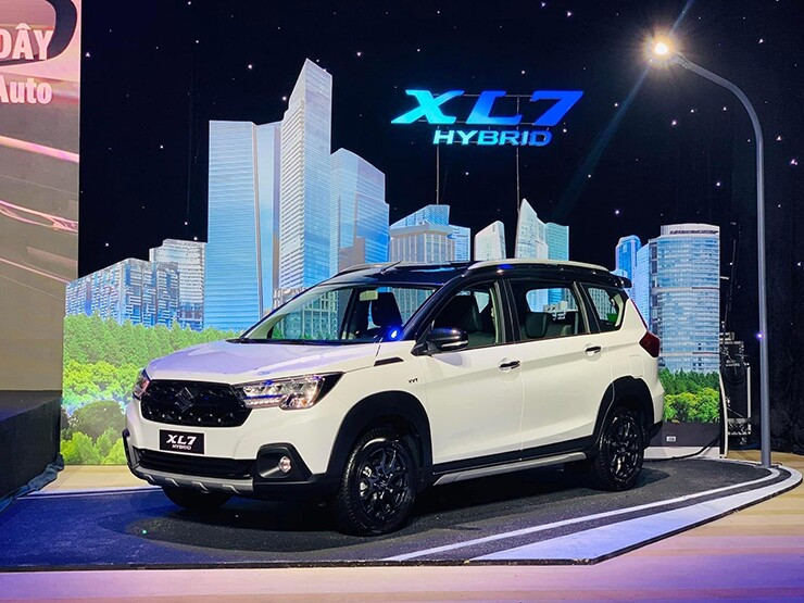 Tổng thể ngoại hình Suzuki XL7 Hybrid