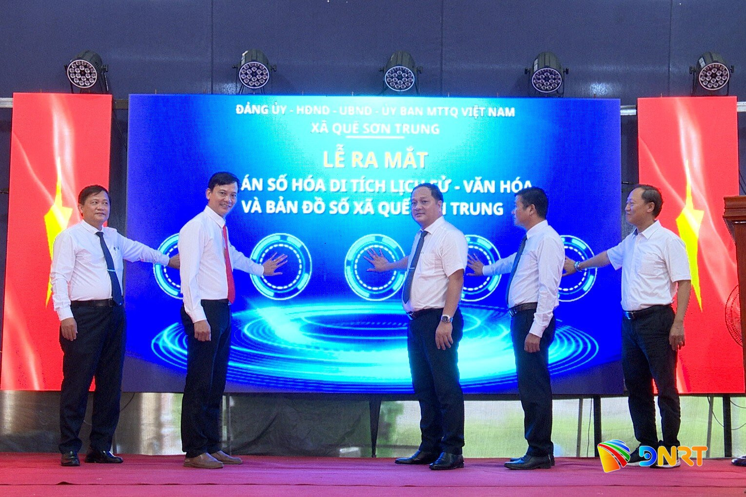 Ra mắt dự án số hóa không gian văn hóa và di tích lịch sử xã Quế Sơn Trung bằng công nghệ VR360. Ảnh: DUY THÁI