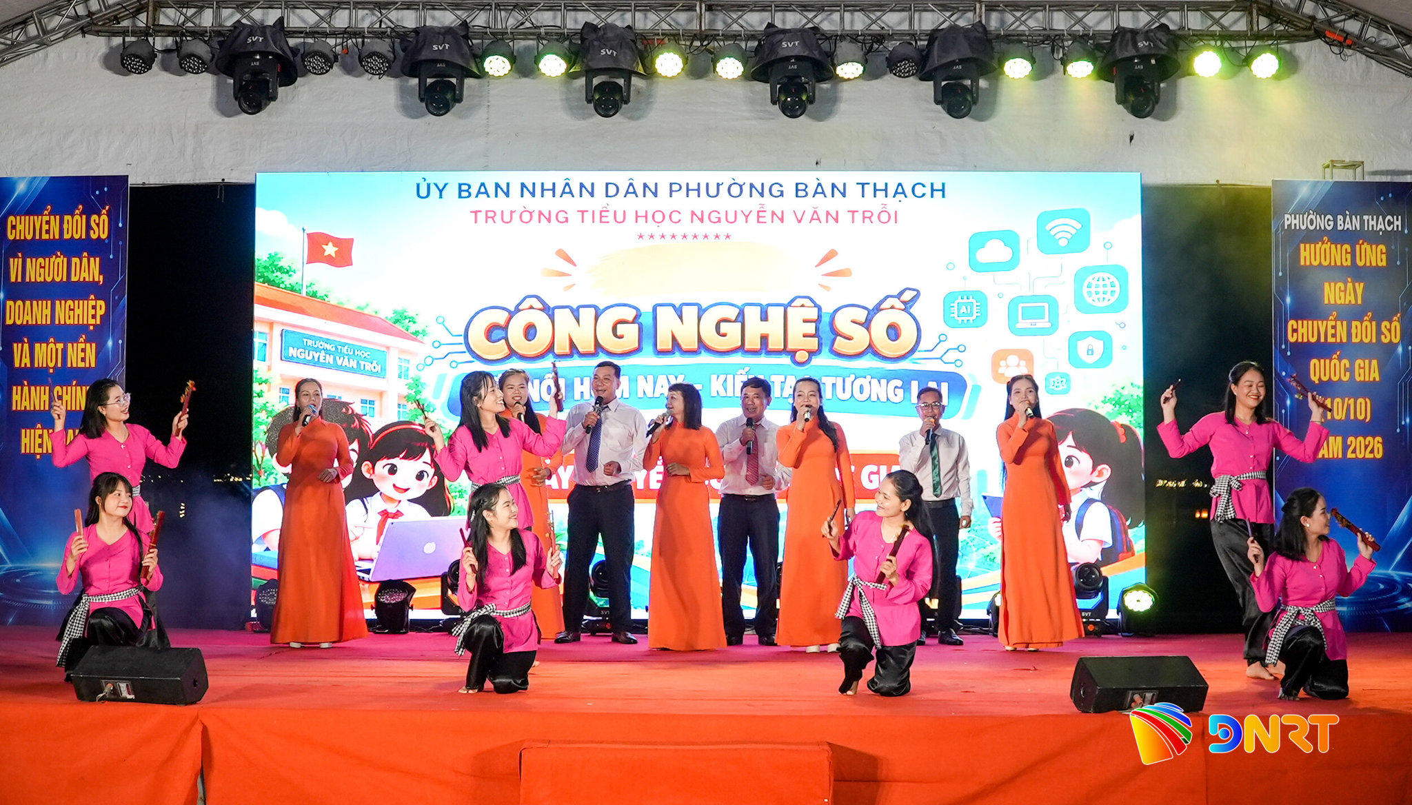 BAN THACH CDS 1