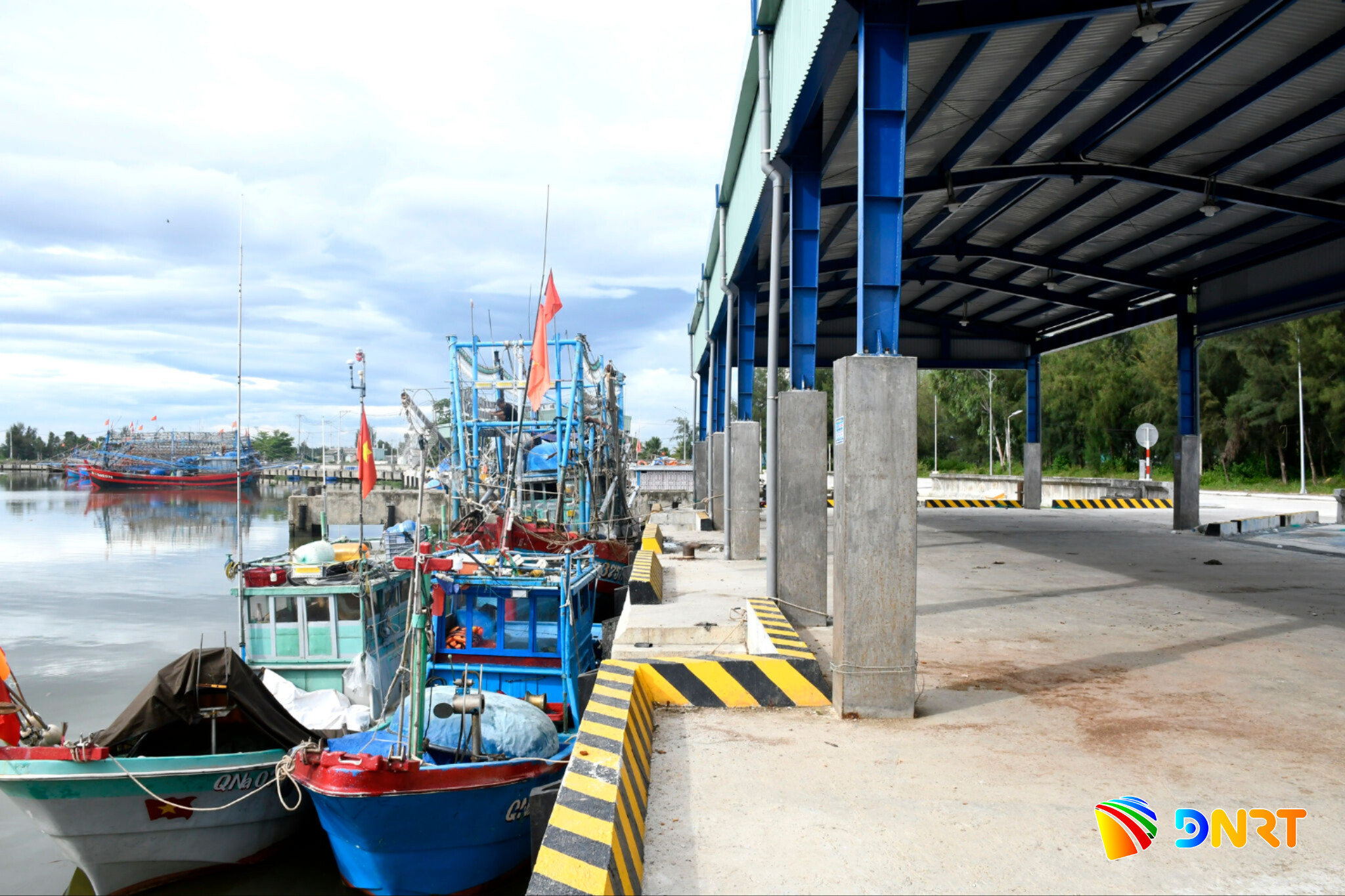 au-thuyen-hong-trieu-2.jpg