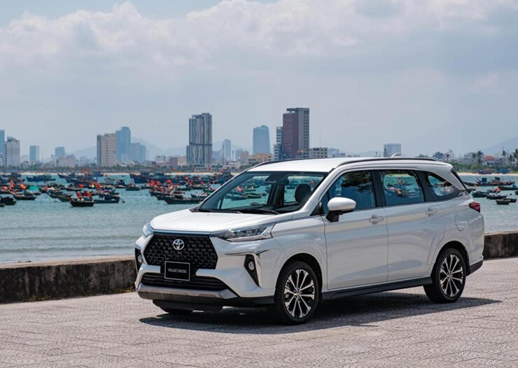 Toyota Veloz Cross sở hữu ngoại hình mang hơi hướng SUV hiện đại