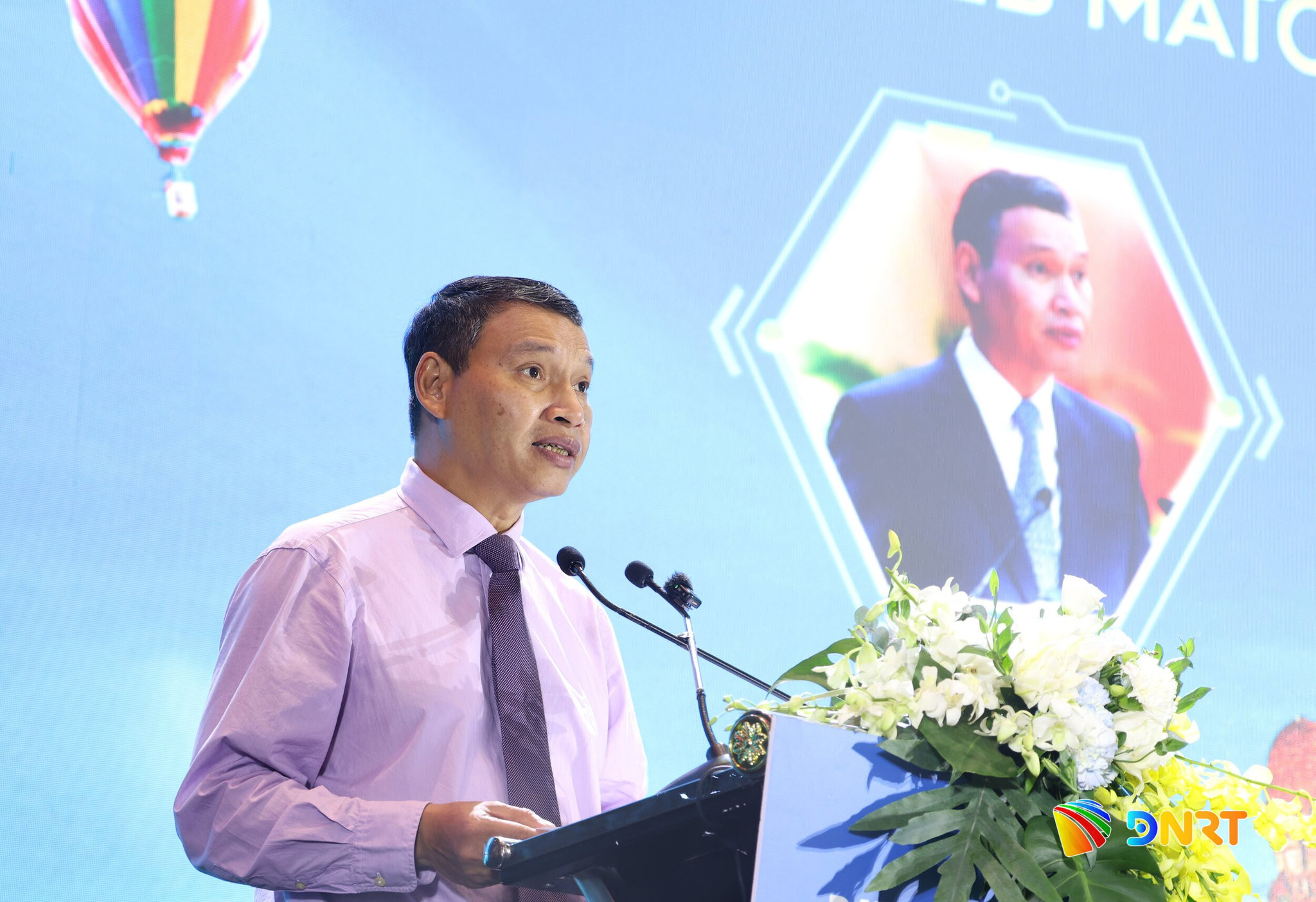 Standing Vice Chairman of the Da Nang People’s Committee Ho Ky Minh speaks at the event. Photo: NGOC HA/DNRT