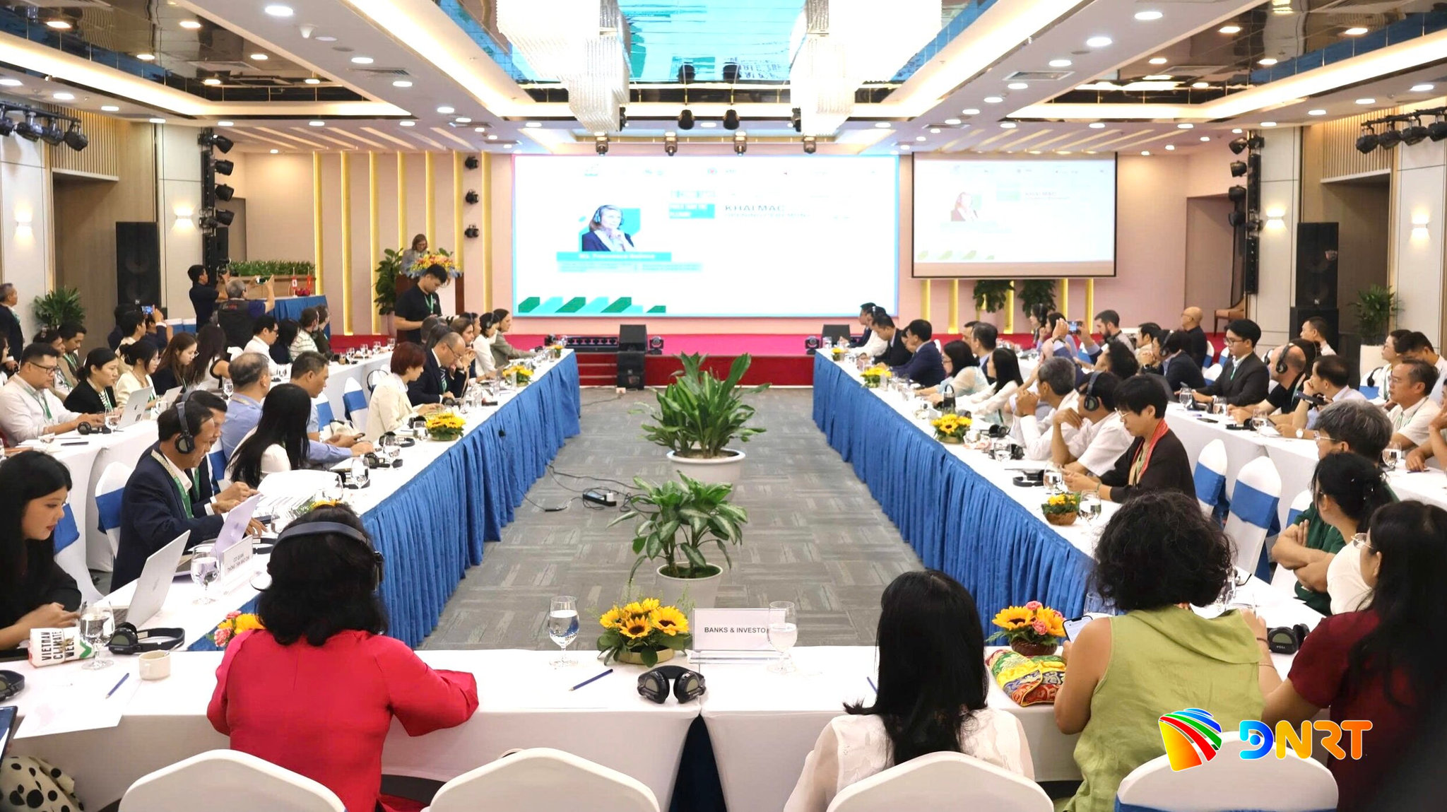 Quang cảnh diễn đàn. Ảnh: MAI QUẾ