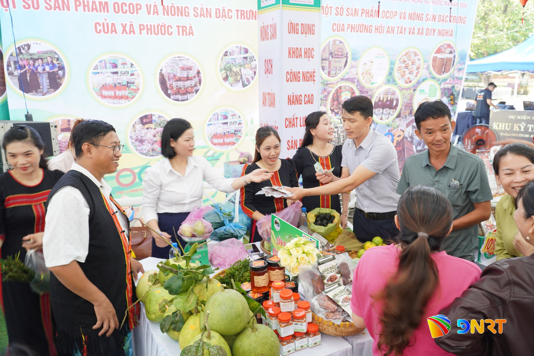 anh Phuoc tra 6