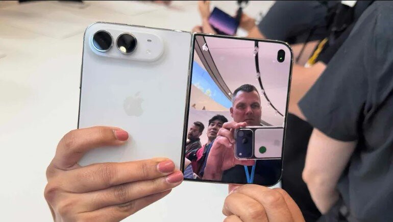Trải nghiệm thực tế iPhone Duo trên tay các reviewer công nghệ