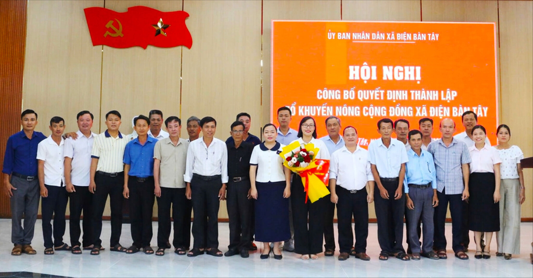 xa-dien-ban-tay-kien-toan-luc-luong-to-khuyen-nong-cong-dong.jpg