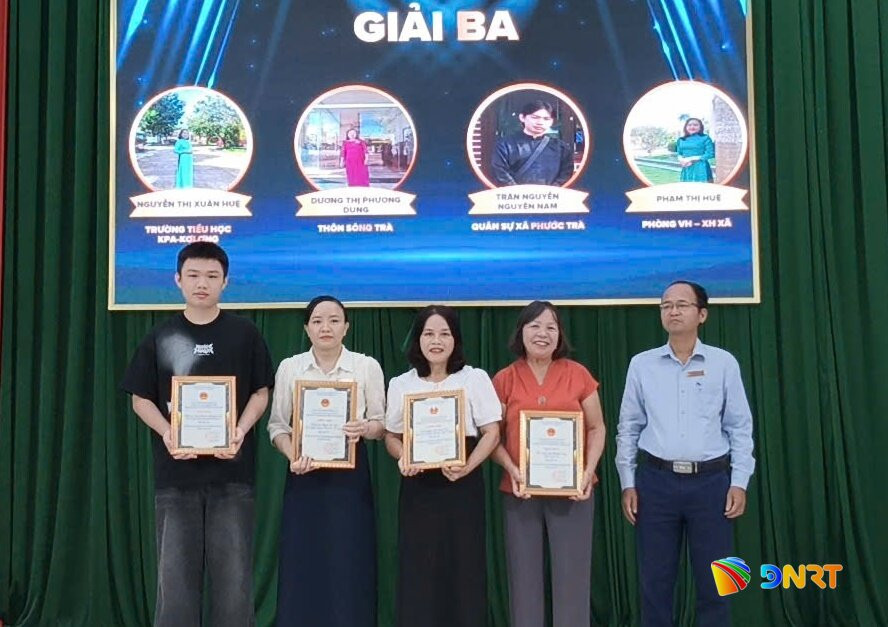 anh trao thuong CCHC