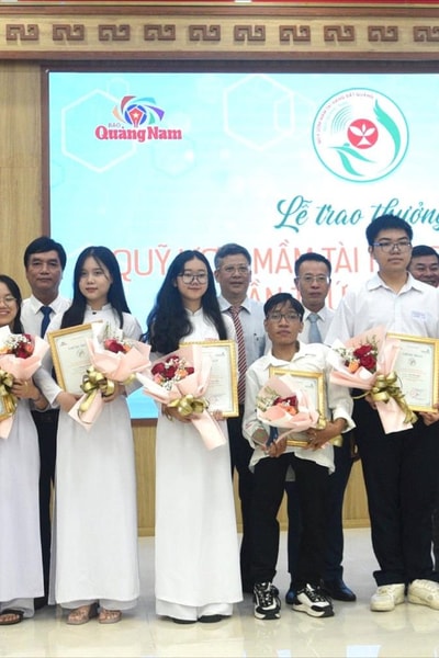 Trao thưởng Quỹ ươm mầm tài năng đất Quảng lần thứ XV - 2024