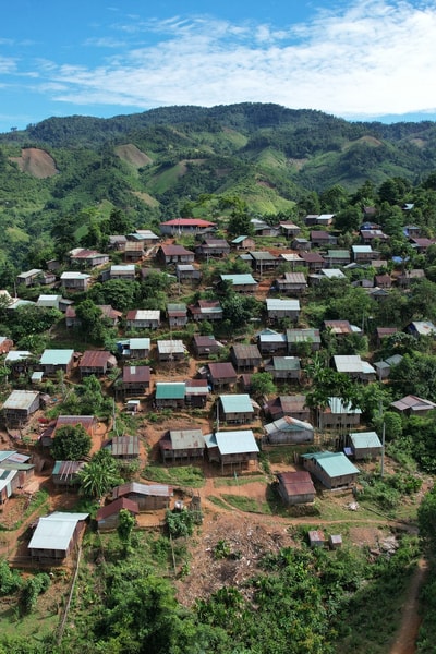 Sinh kế bên chân hồ thủy điện