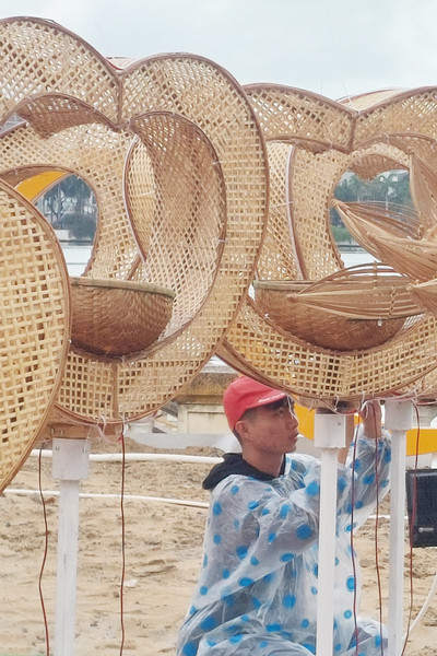 “Chạy nước rút” khoác áo Xuân đón Tết