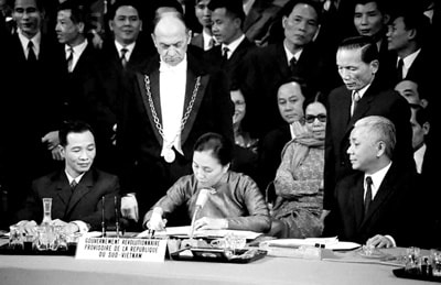 Nhà ngoại giao xuất sắc