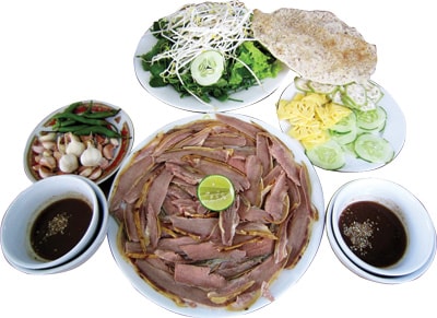 Đây, bê thui Cầu Mống!