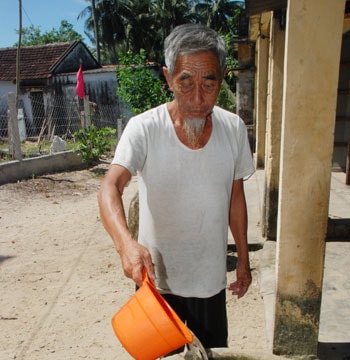 Dân “ốc đảo” thiếu nước ngọt