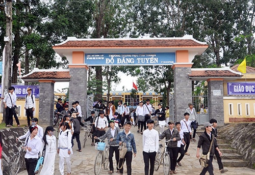 Nhân 30 năm thành lập trường THPT Đỗ Đăng Tuyển (Đại Lộc): Ngôi trường vùng B